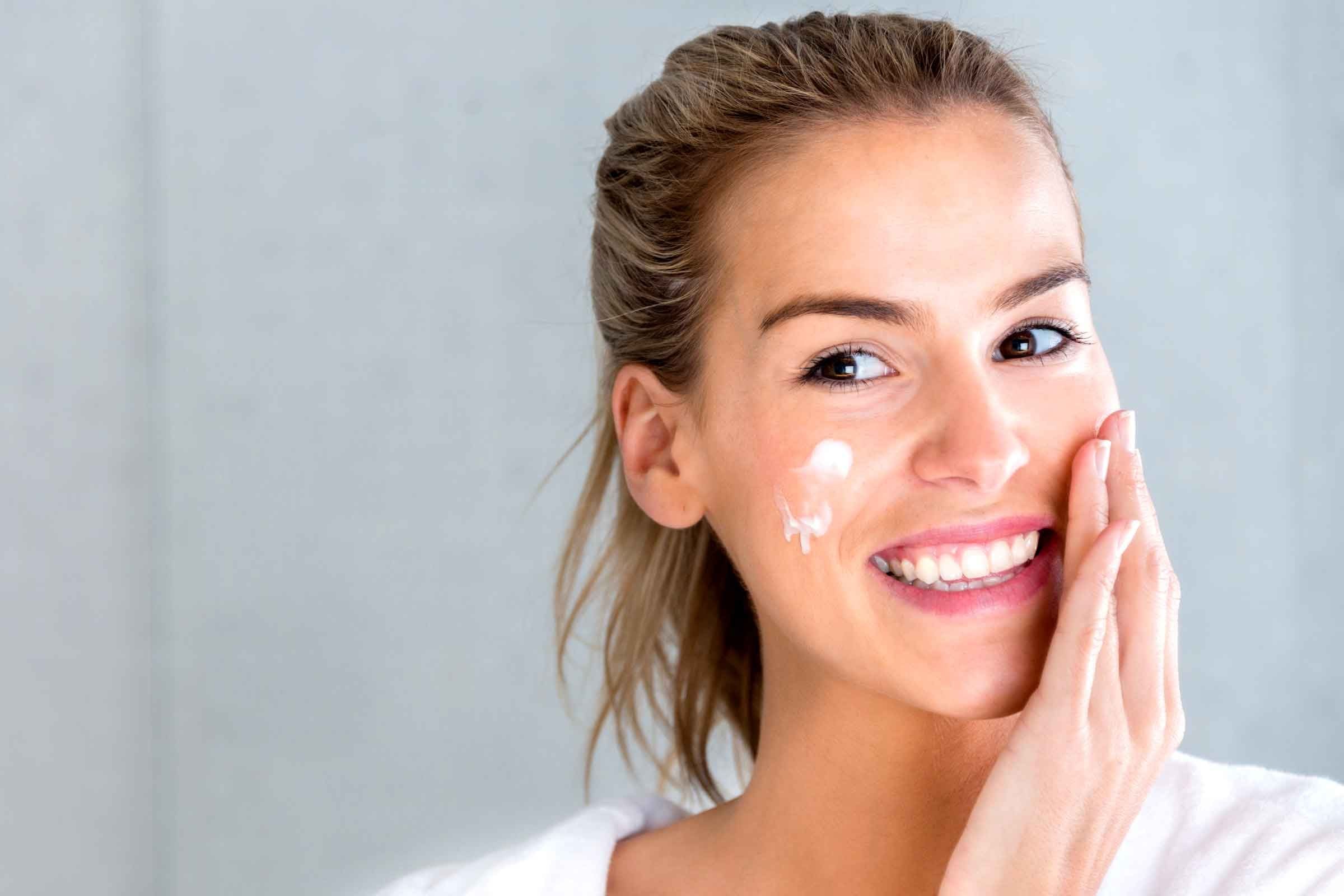 How to moisturize face